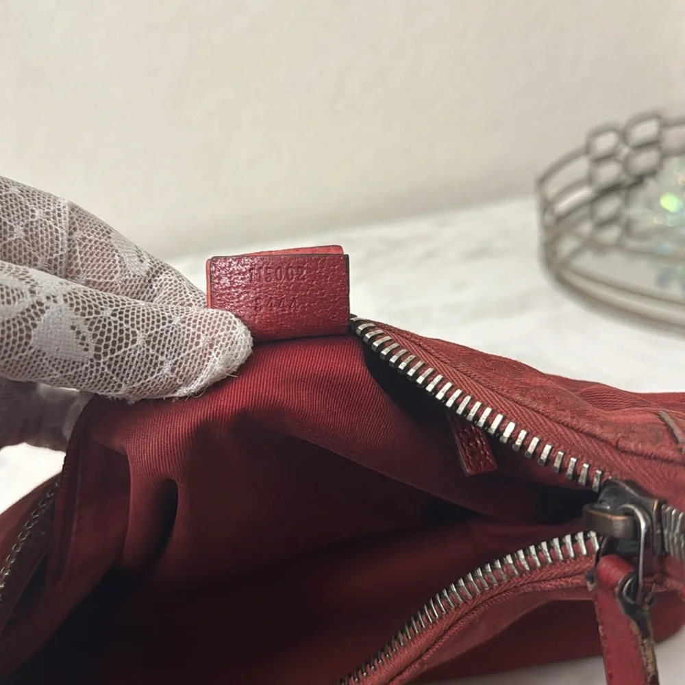 Gucci Red Shoulder Bag - Picture 5 of 16